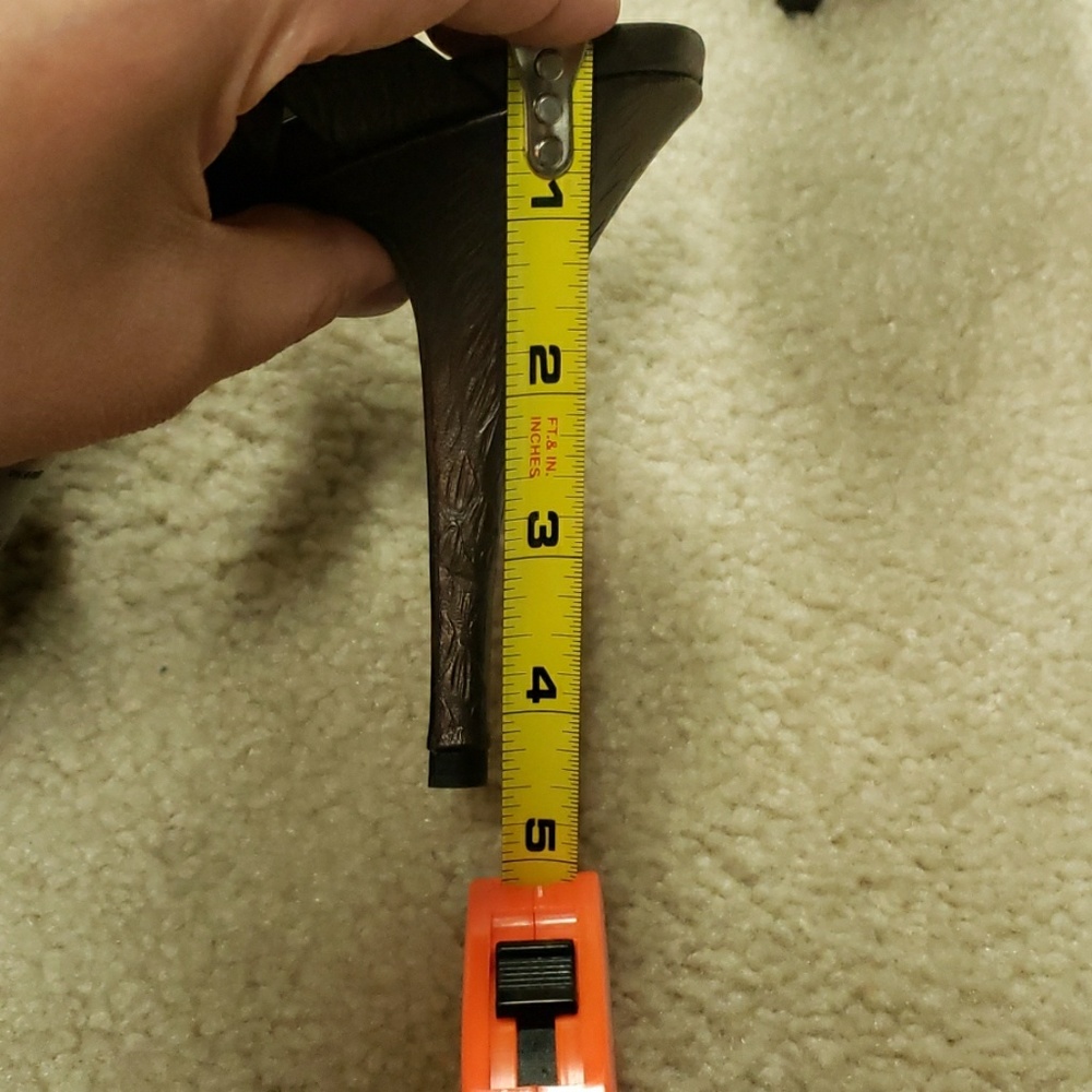 YSL Yves Saint Laurent NIB Tribute Heels - Picture 5 of 8